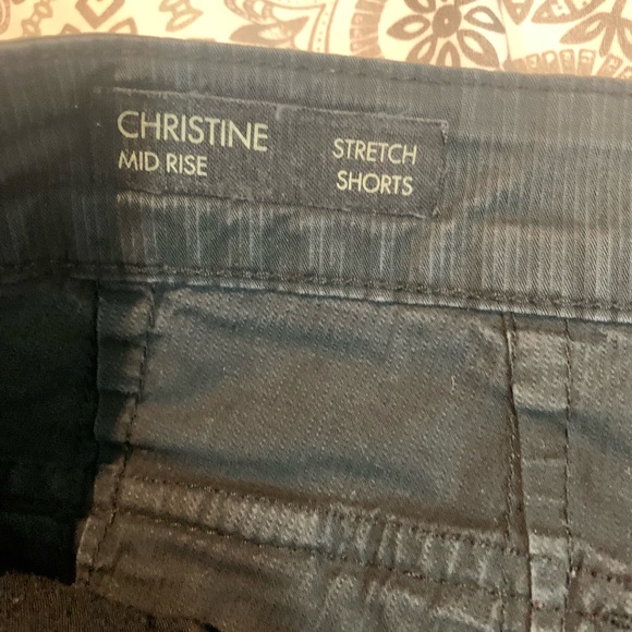 Ladies shorts - Picture 5 of 5